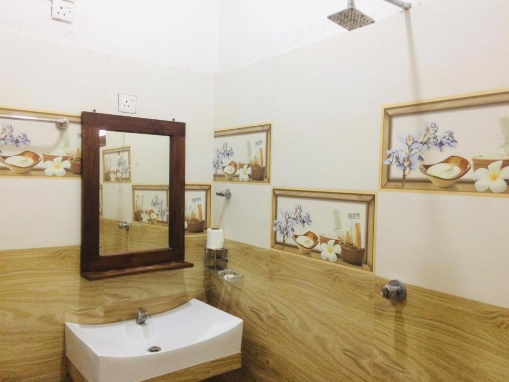 Ambel Homestay Anurâdhapura Extérieur photo