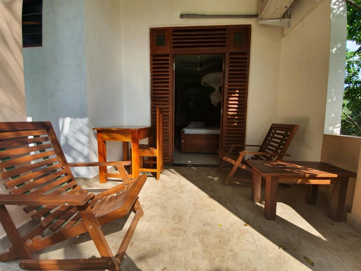 Ambel Homestay Anurâdhapura Extérieur photo